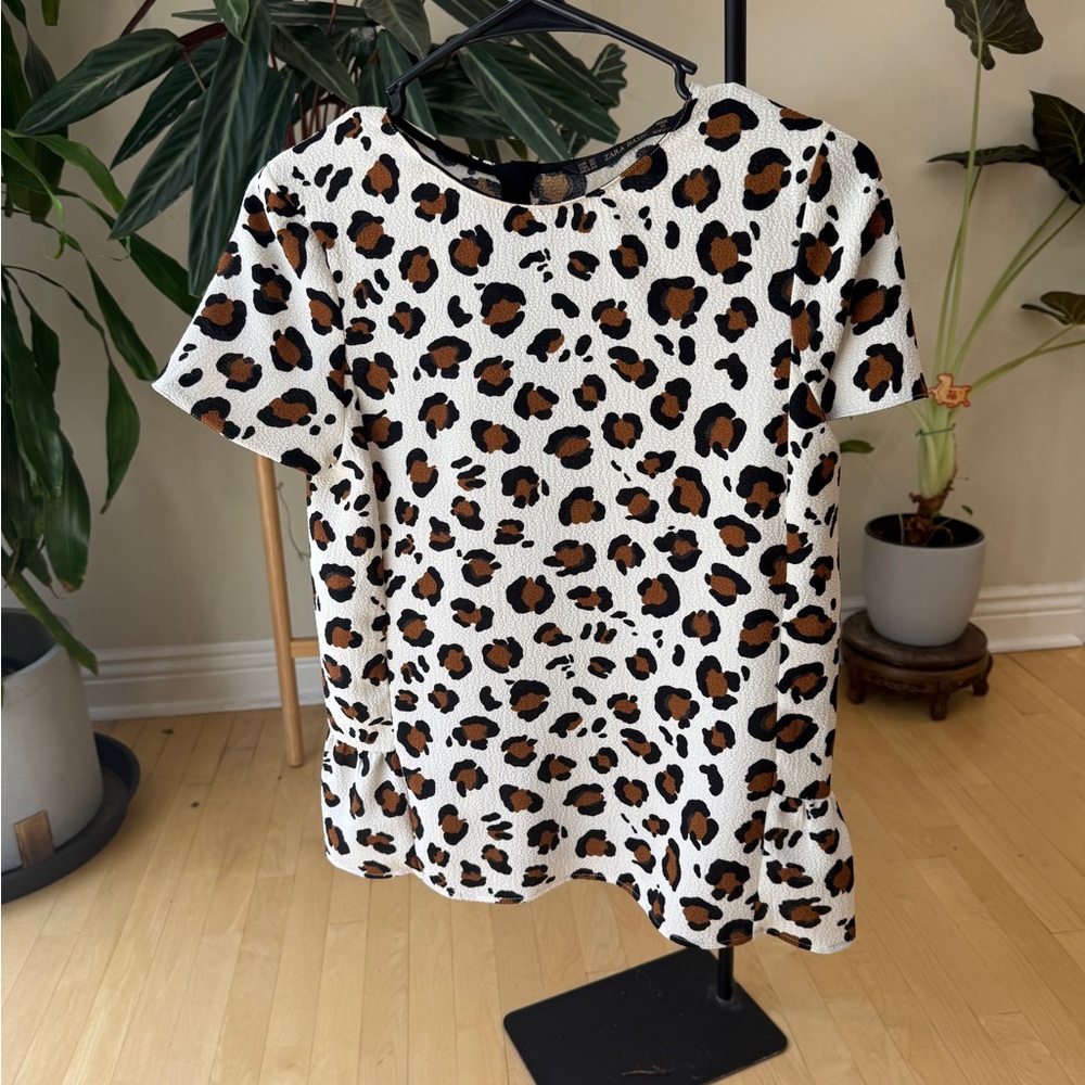 Zara Leopard Print Short Sleeve Top in White, Brown and Black